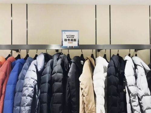 靠天吃飯？廣州服裝市場迎采購狂潮，訂單激增30%，批發(fā)商排隊(duì)拿貨忙